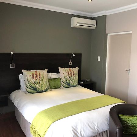 314 On Clark Guest House Pretoria-Noord Exterior foto