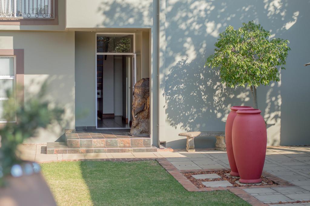 314 On Clark Guest House Pretoria-Noord Exterior foto