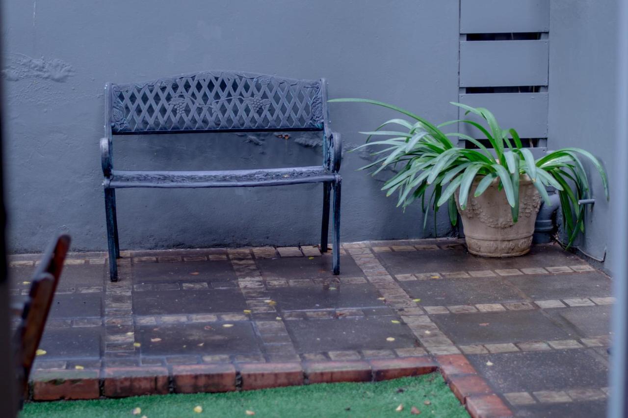 314 On Clark Guest House Pretoria-Noord Exterior foto