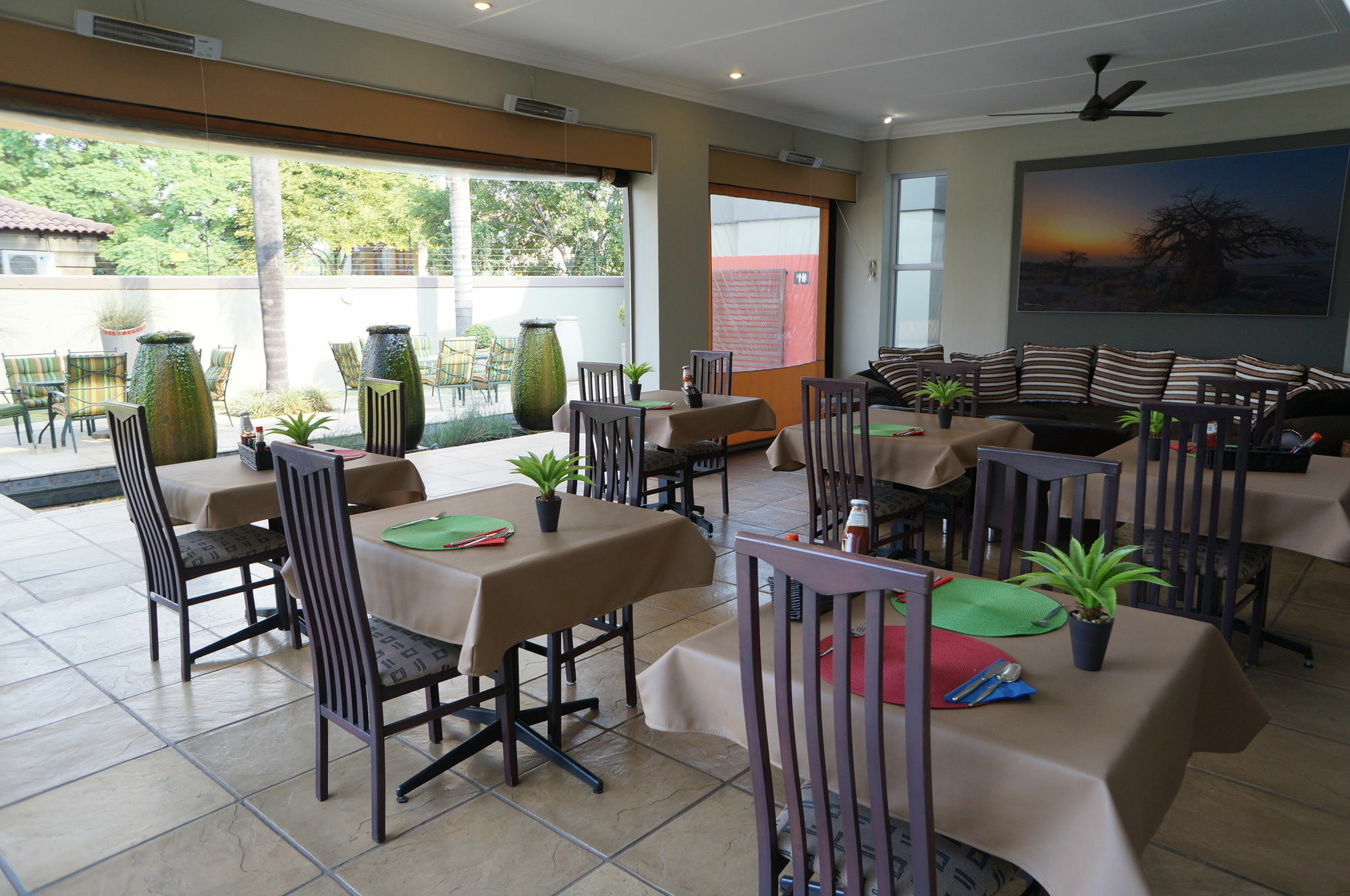 314 On Clark Guest House Pretoria-Noord Exterior foto