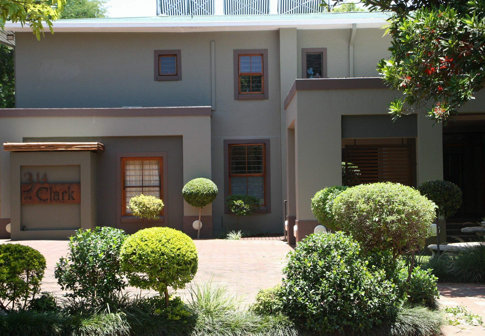 314 On Clark Guest House Pretoria-Noord Exterior foto